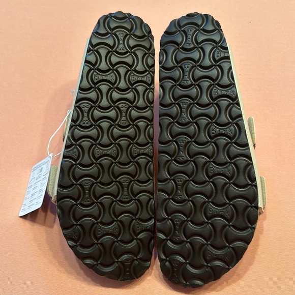 New Birkenstock Leather Sandals. Size 39. Cream. - Picture 6 of 7